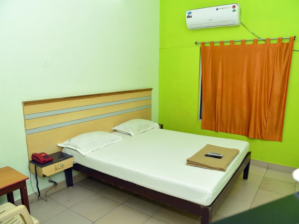 Hotel Aditya Pondicherry Exterior photo
