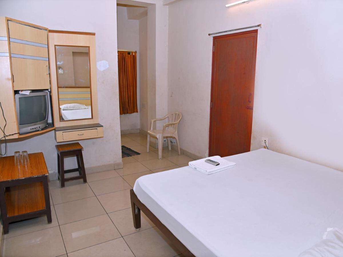 Hotel Aditya Pondicherry Exterior photo