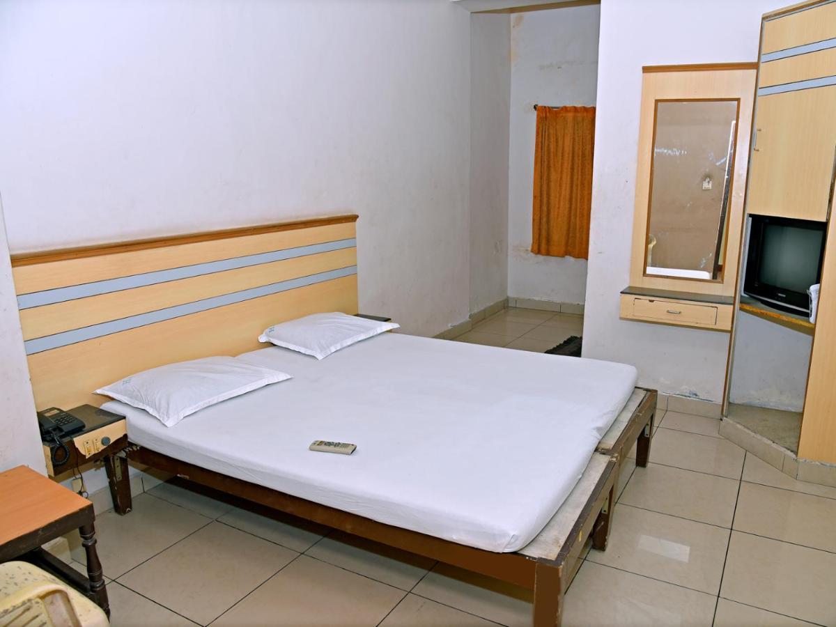 Hotel Aditya Pondicherry Exterior photo