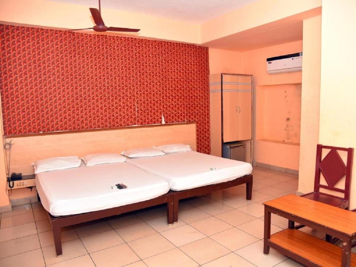 Hotel Aditya Pondicherry Exterior photo